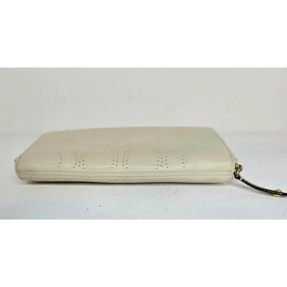 Coach Ashley Cream Perforated Zip Around Wallet Accordian Signature C Pattern - Picture 4 of 10